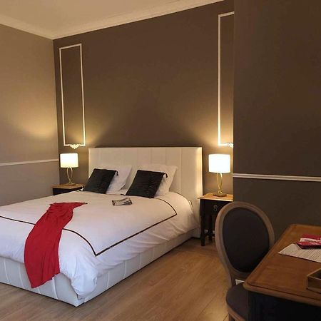 Sejour De Charme Au Chateau Avec Petit-Dejeuner Et Parking - Fr-1-591-705 Cluis Exteriör bild