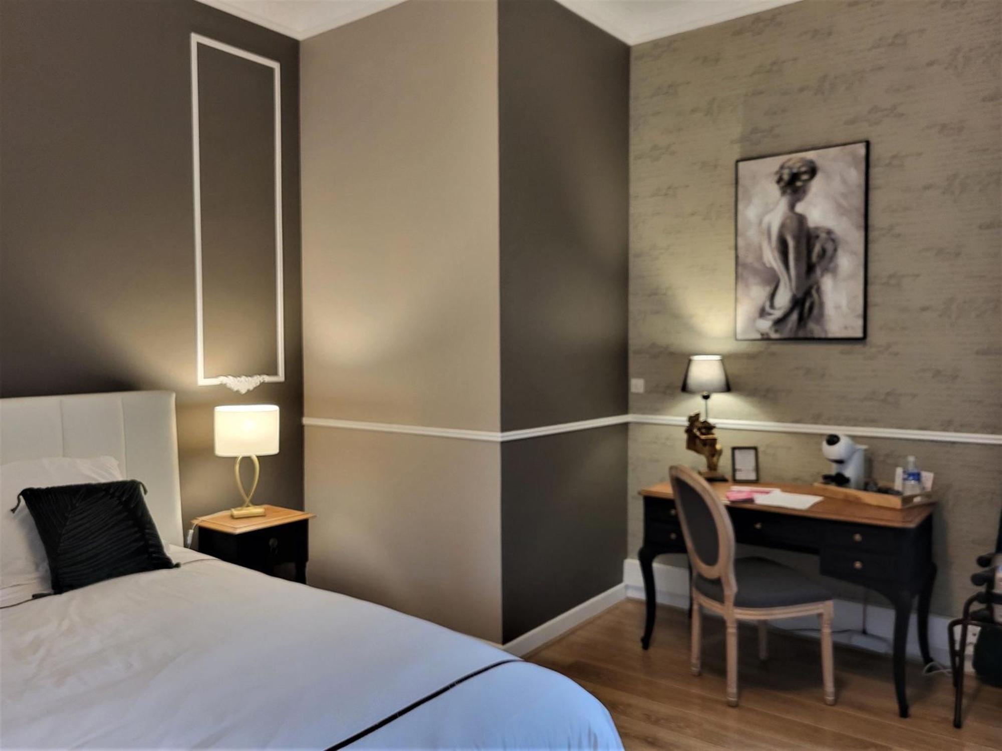 Sejour De Charme Au Chateau Avec Petit-Dejeuner Et Parking - Fr-1-591-705 Cluis Exteriör bild