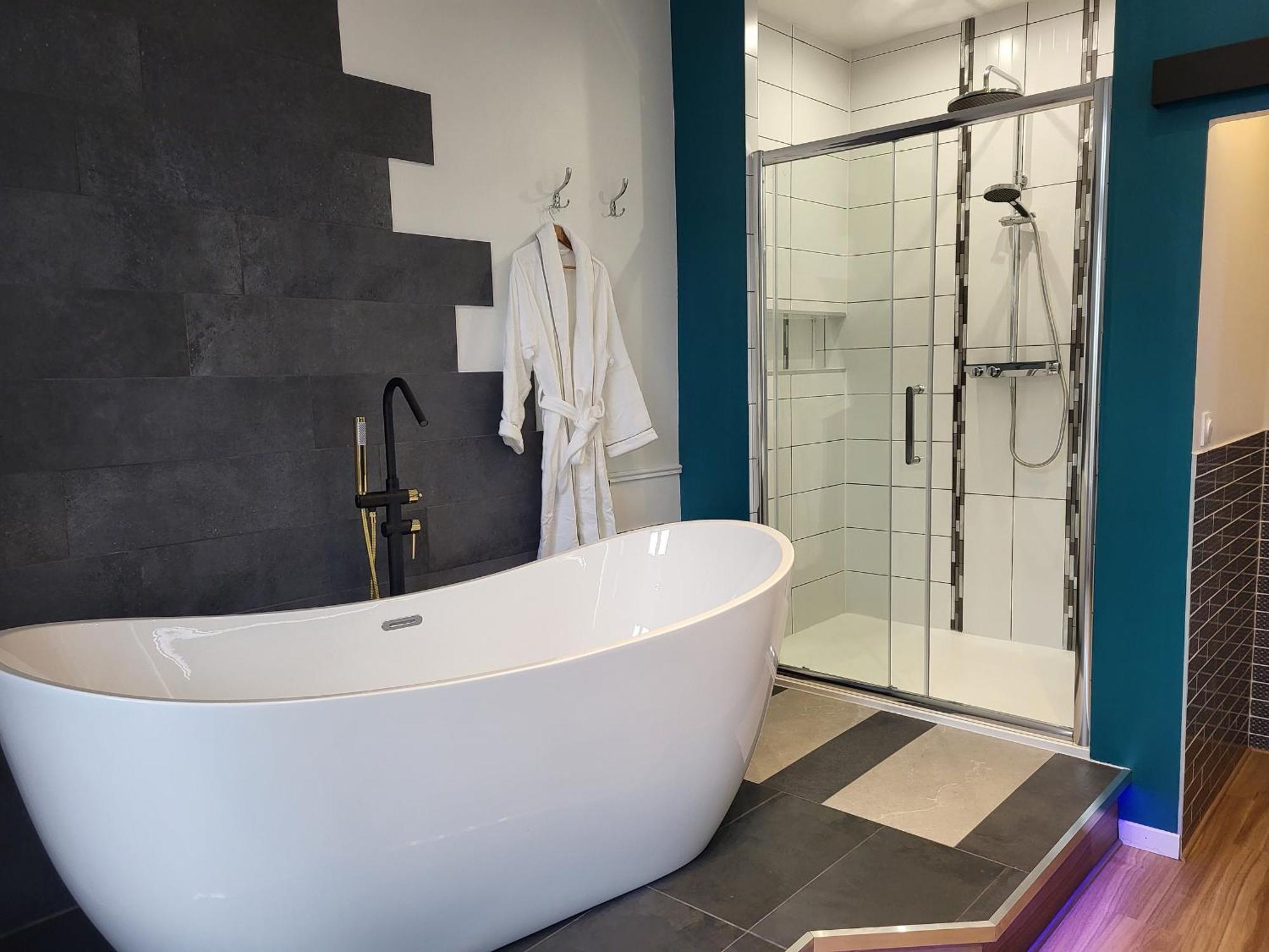 Sejour De Charme Au Chateau Avec Petit-Dejeuner Et Parking - Fr-1-591-705 Cluis Exteriör bild